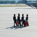 1. juli: Kronprinsregenten er til stede når bårene med de falne soldatene kommer hjem til Norge fra Afghanistan (Foto: Stian Lysberg Solum / Scanpix)